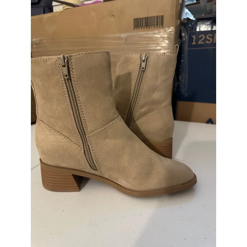 Universal Thread Women’s Ashley Low Block Faux Suede Ankle Boots size 6 NWT